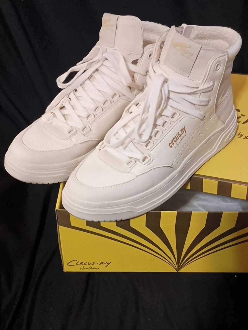 NWB Circus NY by Sam Edelman IRVING in White Size 9M